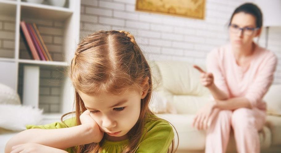 ошибки родителей, которые разрушают детскую самооценку